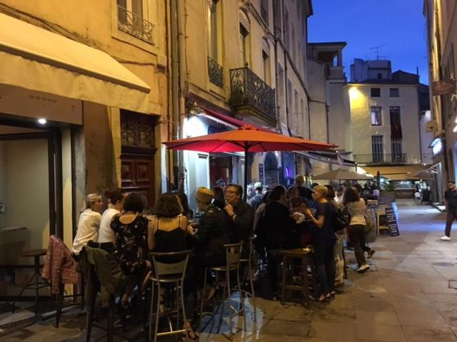 Sur Les Toits Du Vieux Nimes... Apartment